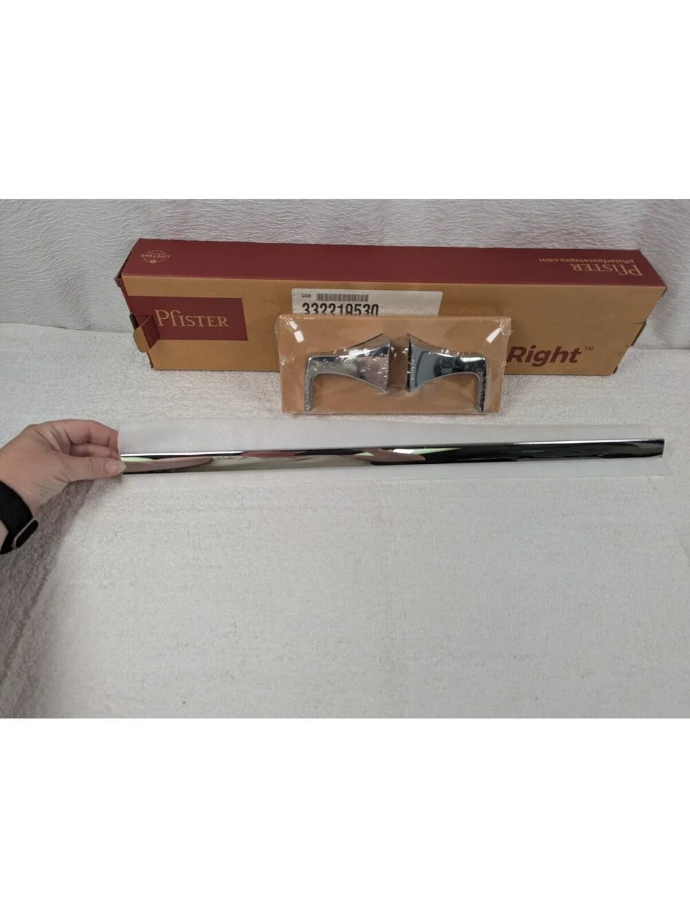 Pfister - BTB-SSQ2C - 24 inch Towel Bar - Polished Chrome